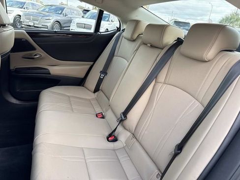 Used 2019 Lexus ES 350 Ultra Luxury image 16