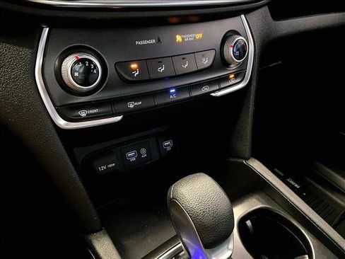 Used 2020 Hyundai Santa Fe SE FWD image 23