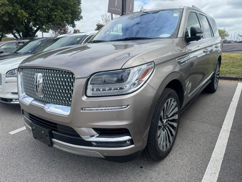 Used 2019 Lincoln Navigator Reserve AWD/4WD image 3