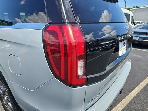 Used 2025 Ford Expedition Max Active AWD/4WD image 39