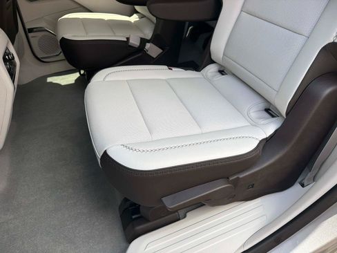 Used 2025 GMC Acadia Denali w/ Super Cruise Package FWD image 14