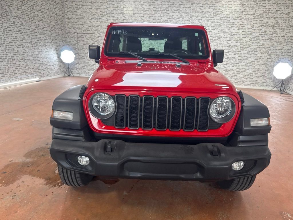 Used 2024 Jeep Wrangler Unlimited Sport AWD/4WD image 2