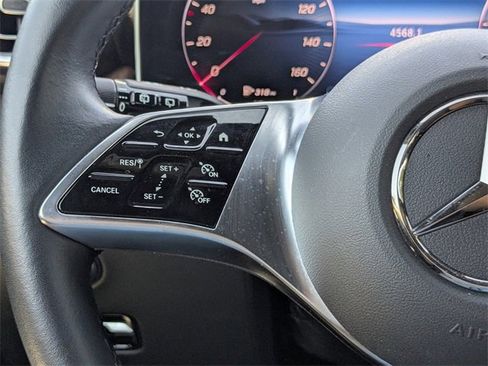 Used 2025 Mercedes-Benz GLC 300 image 26