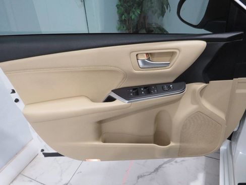 Used 2017 Toyota Camry XLE w/ Moonroof Package image 26