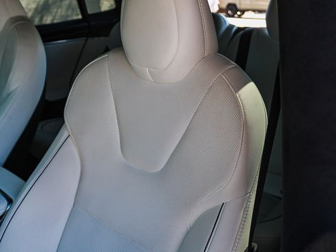 Used 2023 Tesla Model S Plaid AWD/4WD image 24