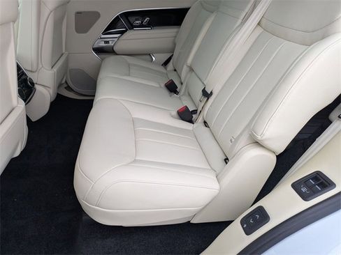 Used 2025 Land Rover Range Rover Long Wheelbase SE image 15