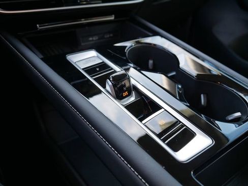 Certified 2025 Volkswagen Atlas SEL Premium R-Line image 29