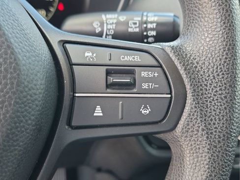 Used 2023 Honda HR-V LX image 10