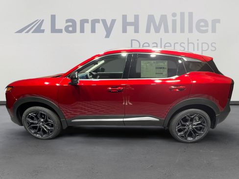 New 2026 Nissan Kicks SR FWD image 2