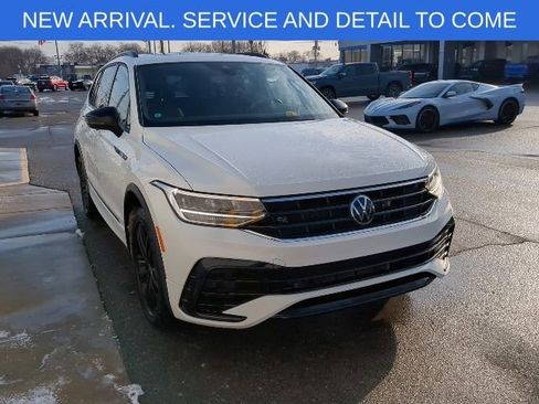 Used 2022 Volkswagen Tiguan SE R-Line image 10