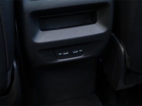 New 2025 Volkswagen Tiguan SE image 22