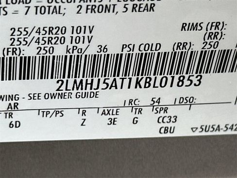 Used 2019 Lincoln MKT AWD image 34