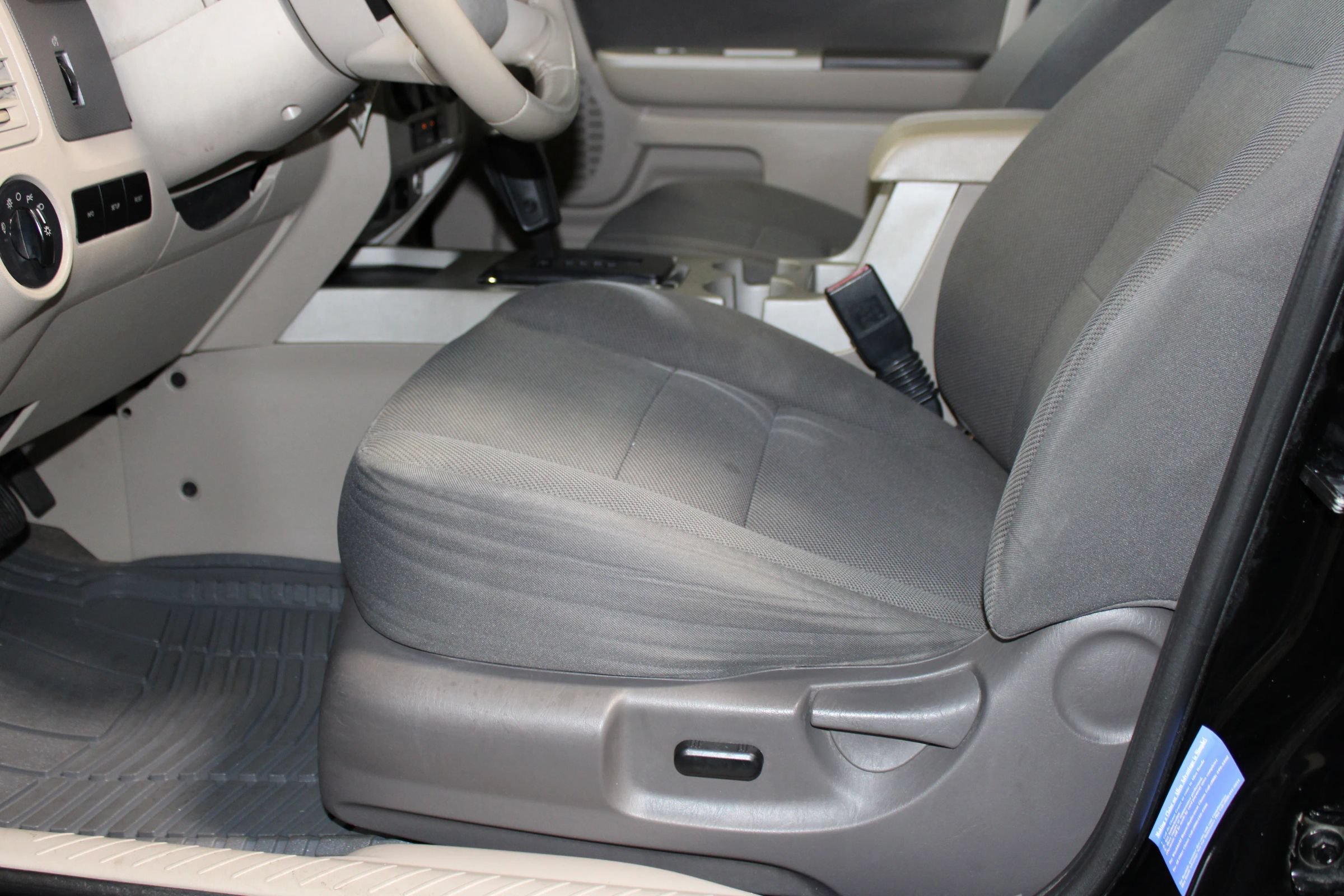 Used 2009 Ford Escape XLT FWD image 22