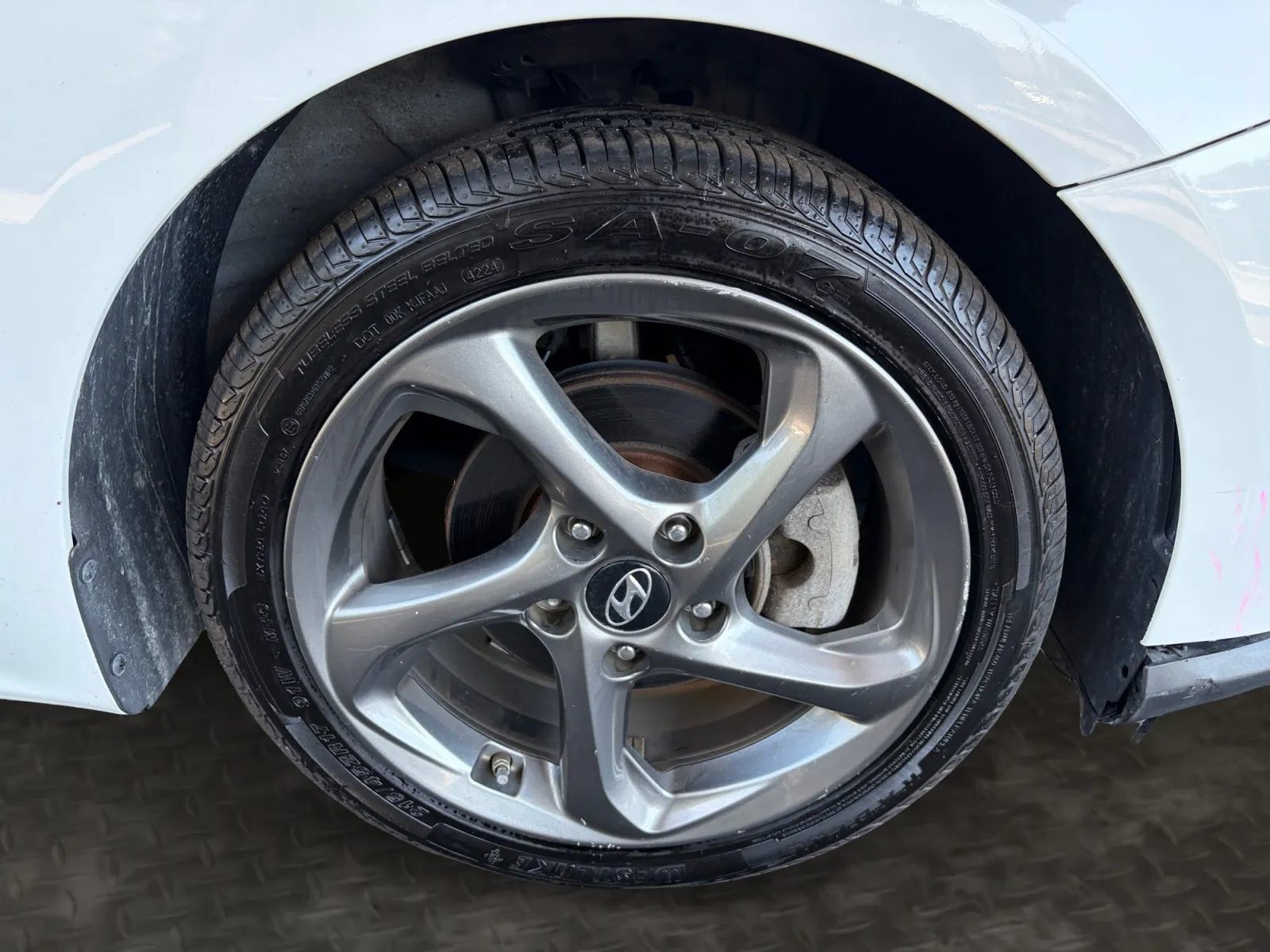 Used 2020 Hyundai Veloster 2.0 FWD image 33