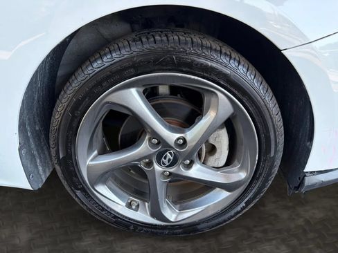 Used 2020 Hyundai Veloster 2.0 FWD image 33
