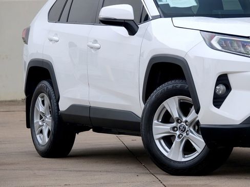 Used 2019 Toyota RAV4 XLE image 18