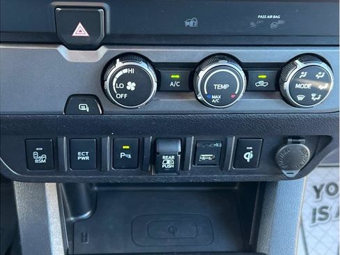 Used 2020 Toyota Tacoma TRD Sport image 13