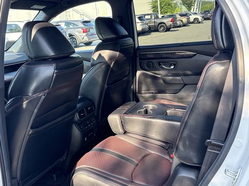 Used 2025 Honda Pilot Black Edition image 34
