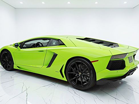 Used 2016 Lamborghini Aventador LP 700-4 image 12