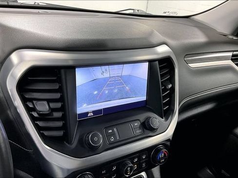 Used 2022 GMC Acadia SLT w/ Elevation Edition FWD image 16