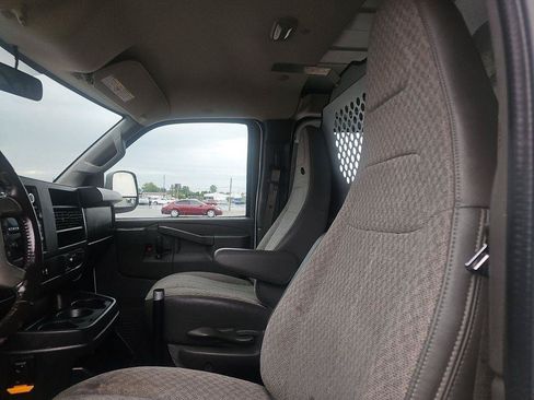 Used 2016 Chevrolet Express 2500 Extended RWD image 10