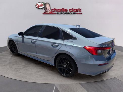 Used 2024 Honda Civic Sport image 4