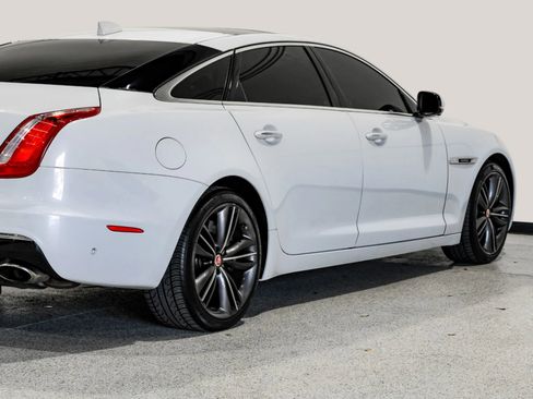 Used 2019 Jaguar XJ L Supercharged image 12