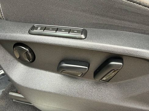 Used 2022 Volkswagen Atlas SEL AWD/4WD image 18