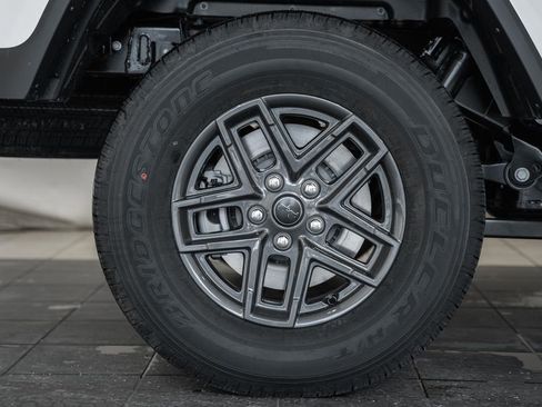 New 2026 Jeep Gladiator Sport image 18