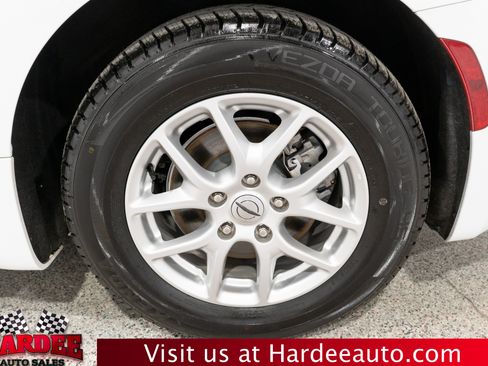Used 2023 Chrysler Pacifica Touring-L FWD image 10