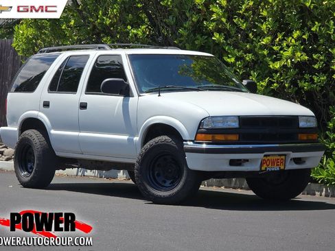 Used 2001 Chevrolet Blazer LS w/ Driver Convenience Pkg AWD/4WD image 1