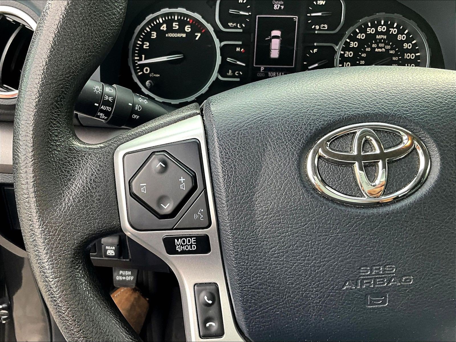 Used 2020 Toyota Tundra SR5 w/ SR5 Convenience Package AWD/4WD image 12