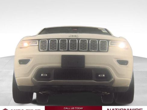 Used 2017 Jeep Grand Cherokee Overland image 4