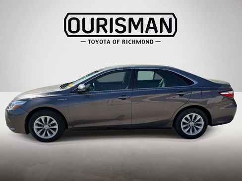 Used 2015 Toyota Camry LE image 4