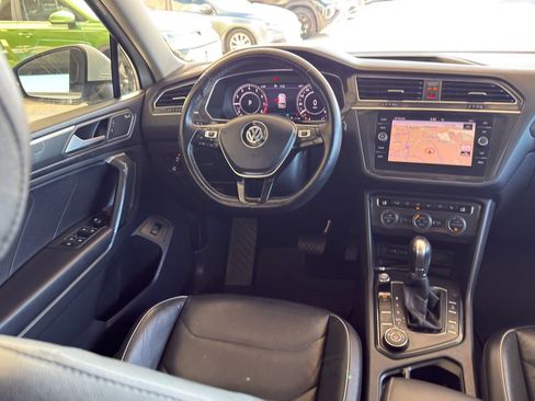 Used 2019 Volkswagen Tiguan SEL Premium image 26