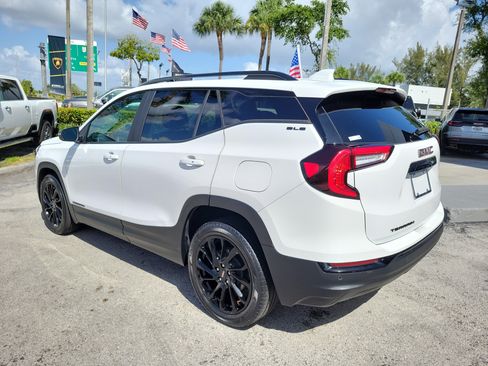Used 2023 GMC Terrain SLE w/ Driver Convenience Package FWD image 7