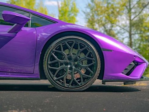 Used 2021 Lamborghini Huracan EVO RWD image 33