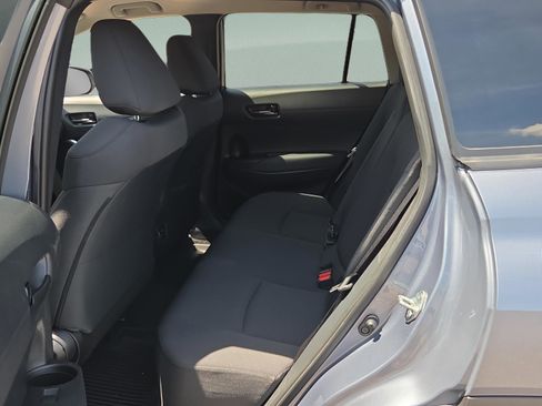 Used 2022 Toyota Corolla Cross LE FWD image 9