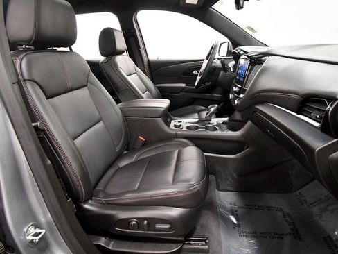 Used 2023 Chevrolet Traverse RS AWD/4WD image 19