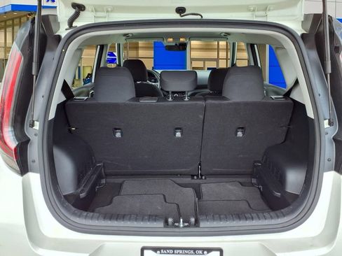 Used 2025 Kia Soul LX FWD image 23