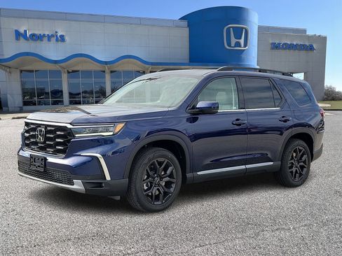 New 2025 Honda Pilot Touring image 2