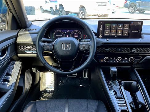Used 2024 Honda Accord Sport image 9