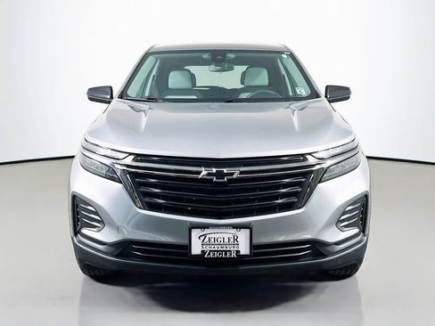 Used 2023 Chevrolet Equinox LS w/ LS Convenience Package AWD/4WD image 2