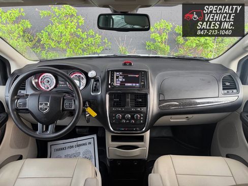 Used 2019 Dodge Grand Caravan SE w/ Power Convenience Group I FWD image 32