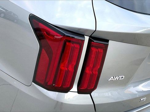 Certified 2022 Kia Sorento SX Prestige w/ Panoramic Sunroof Package image 30