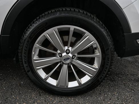 Used 2019 Ford Explorer Limited w/ Ford Safe & Smart Package image 13