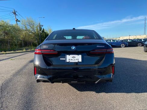 New 2026 BMW 550e xDrive AWD/4WD image 3