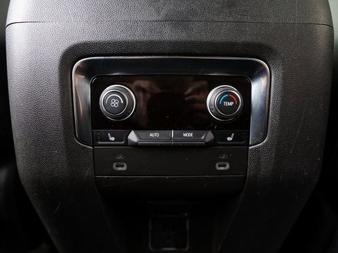 Used 2021 Chevrolet Suburban Z71 w/ Z71 Off-Road Package image 33