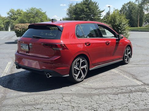 Used 2026 Volkswagen GTI SE FWD image 4