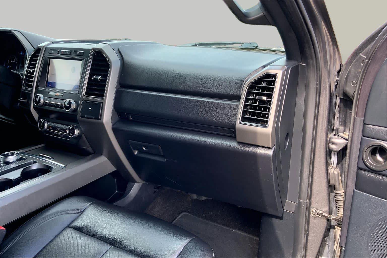 Used 2020 Ford Expedition XLT w/ Equipment Group 201A RWD image 17